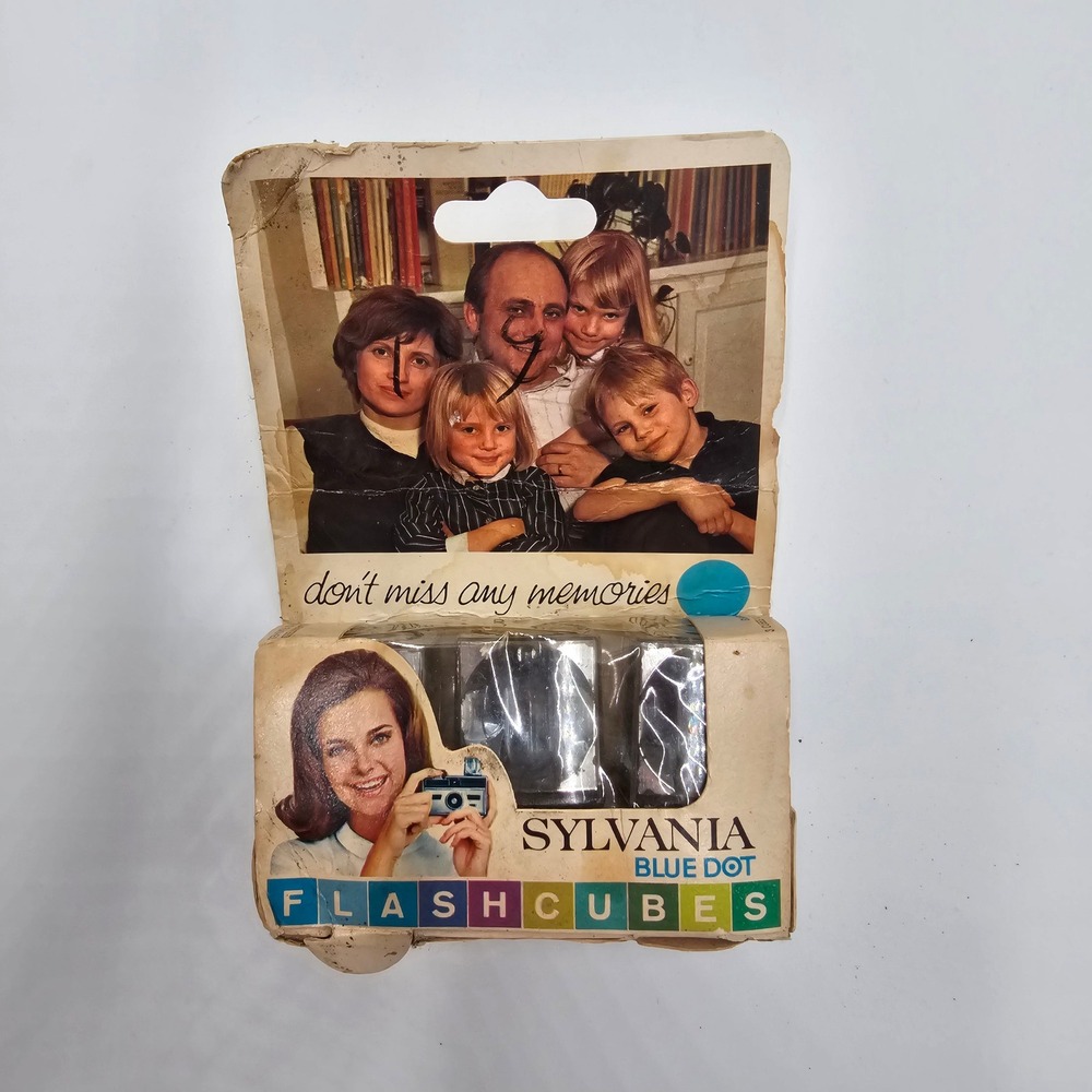 Sylvania Blue Dot Flashcubes 12 Flashes Vintage Photography Camera Accessory